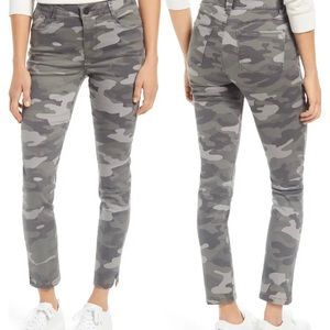 Wit & Wisdom Cropped Camo Pants